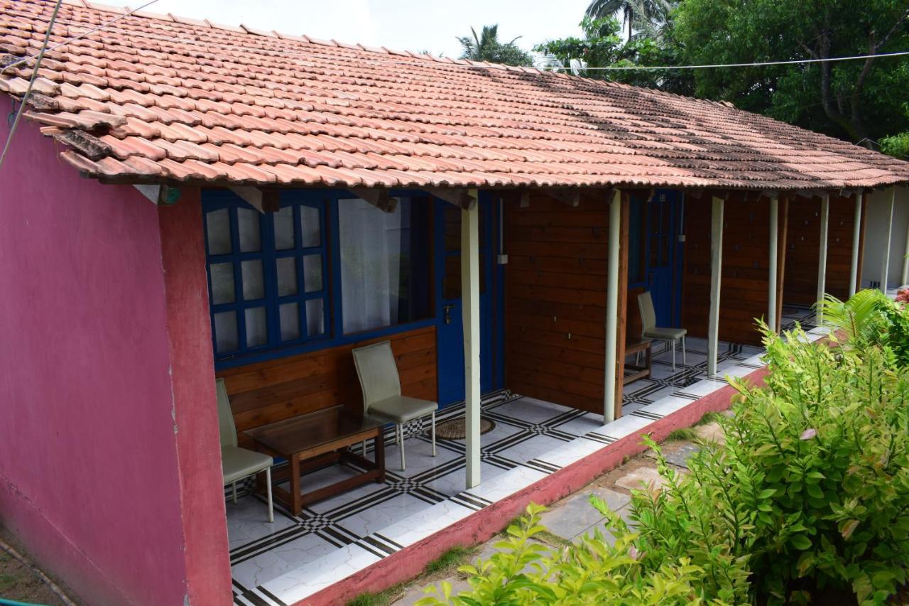 Agonda Island View Hotel Exterior photo
