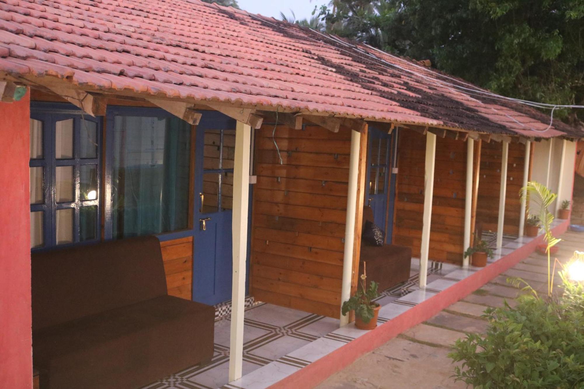 Agonda Island View Hotel Exterior photo