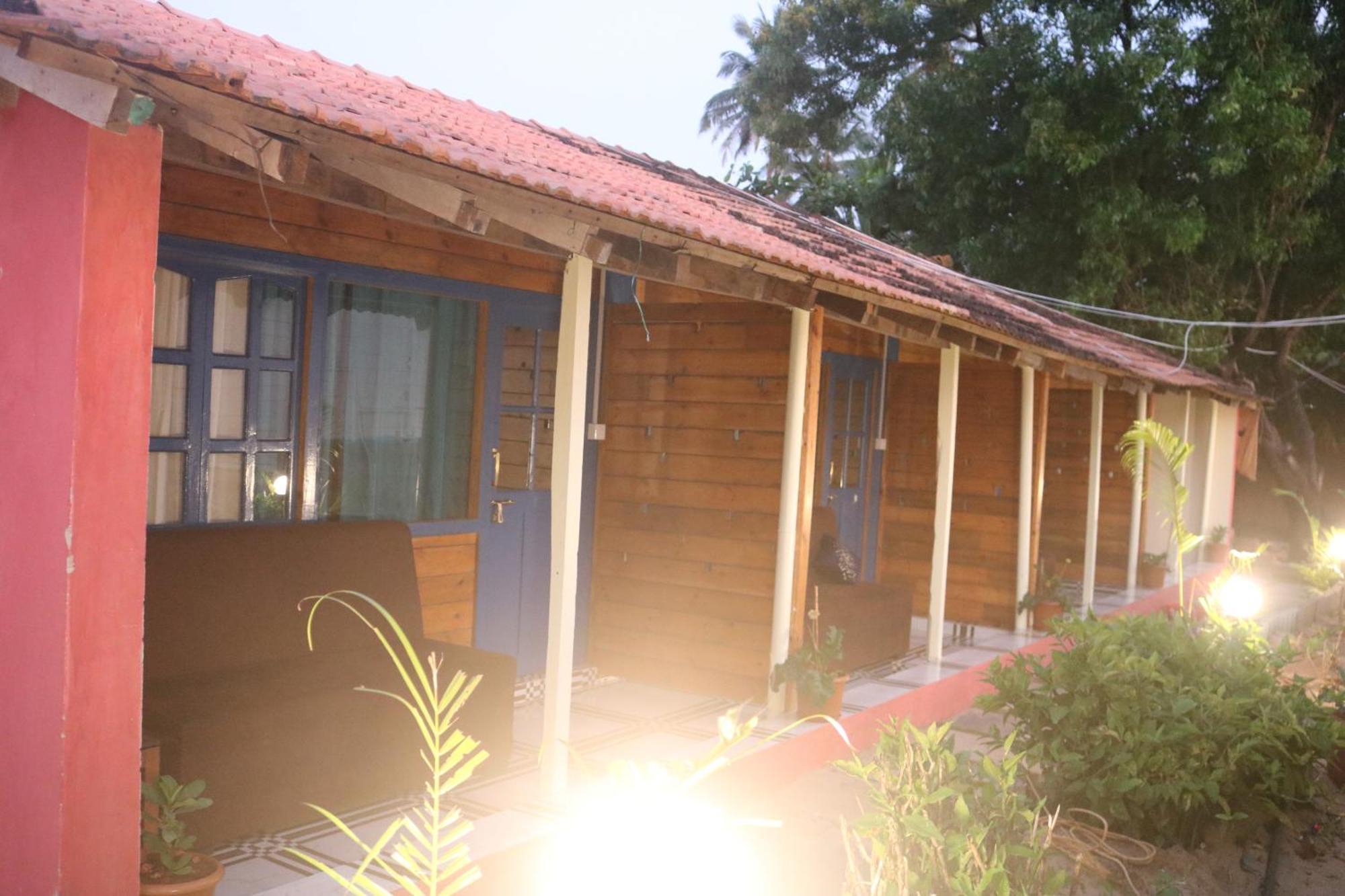 Agonda Island View Hotel Exterior photo